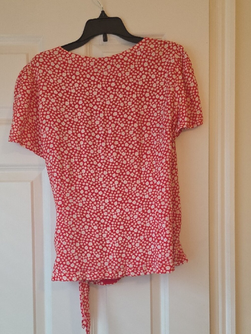 Sezane Red Floral Wrap Top with White Daisies SIZE 38 - Picture 6 of 6